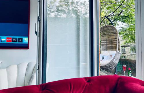 DESIGNER HOUSE - University of Glasgow / Central Glasgow 'Hillhead' West End G12 - Luxurious & Contemporary Detached House / Terrace / Garden / 'electric car charging' Garage Parking - Foto 57