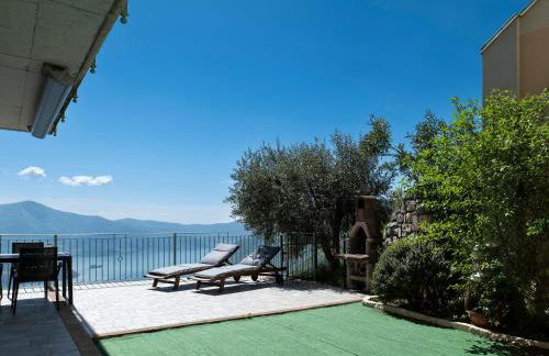 EnjoyIseoLake - Mantegna - garden with Lake view and swimming pool - Photo 1