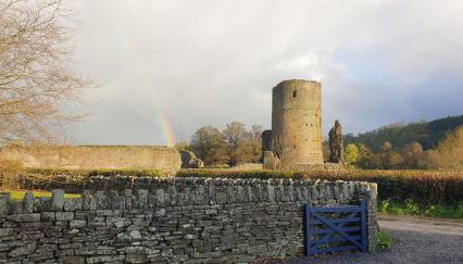 16th Century House, Castle Views, Mountain Views, Hot Tub, Firepit, Stunning Interiors - Foto 5