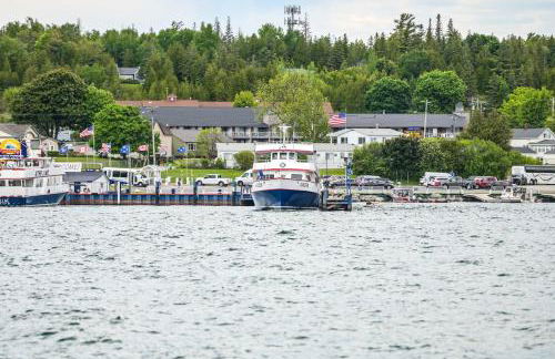 Walkable St Ignace Condo with Lake Huron Views - Foto 25