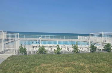 Ocean View Studio Condo w Balcony Pool and Free Parking - Foto 45