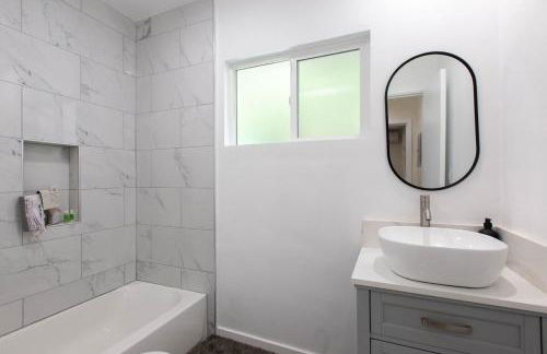 Stylish Long Beach Retreat Walk to Beach Bars - Foto 9