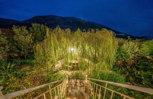 Villa Regina -Hidden Eden with Treehouse & Heated Pool - Foto 19