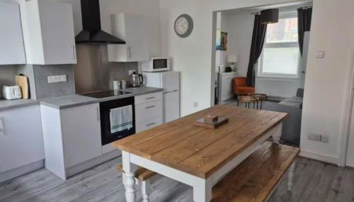 Stylish Ashbourne townhouse near the Peak District and Alton Towers - Foto 2, stove, toaster