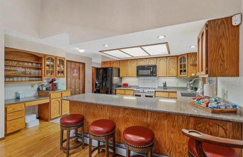 Pristine Cabin on Wooded Lot. Fantastic Location Pool Table - Foto 4