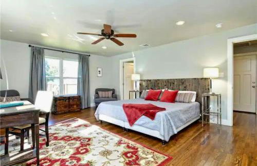 Private Pool & Hot Tub! Charming Hill Country Home Minutes to Wineries/Shops! - Foto 11