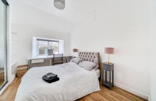 16th-Century Cottage with Separate Studio and Garden, Sleeps 12 - Foto 4