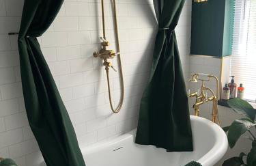 Historic 1600’s The Grocer’s Cottage - Photo 79