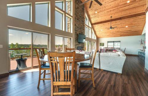 Luxe Table Rock Lake Vacation Rental with Hot Tub! - Foto 10