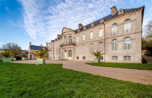 Les calèches de l'Hôtel de Beaumont - Foto 1