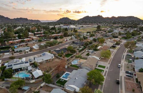 Shangri La Home - Boho Chic with Patio Pool & Grille - Foto 51