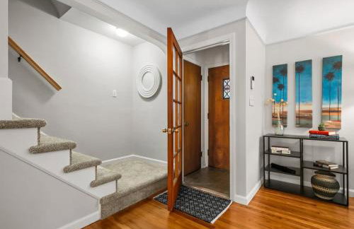 4 Bedroom Pool and Hot Tub Home Near Cleveland - Photo 7