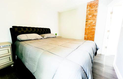 2 Homes, 1 Stay-7BR Niagara Falls Compound - Foto 18