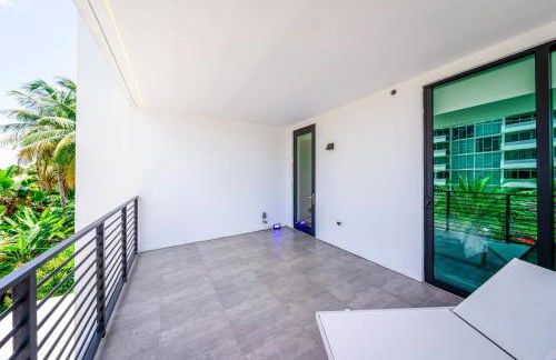 Bayview Villa by Rove Travel - Waterfront with Patio - Foto 44