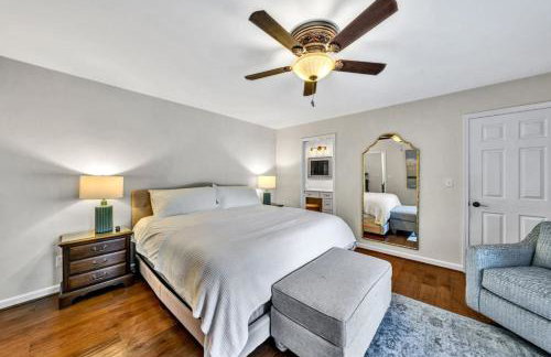 Waterfront Lake House Ideal Dock for Boats, Swimming, Fishing - Foto 31