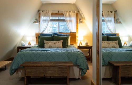 Secluded Forest Cabin with Hot Tub and Private Waterfall - Foto 8