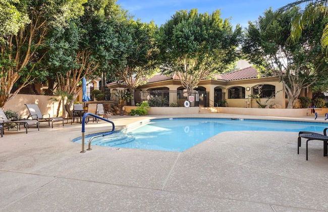 Beautiful Newly Remodeled 2-bdrm Biltmore Condo! - Foto 19