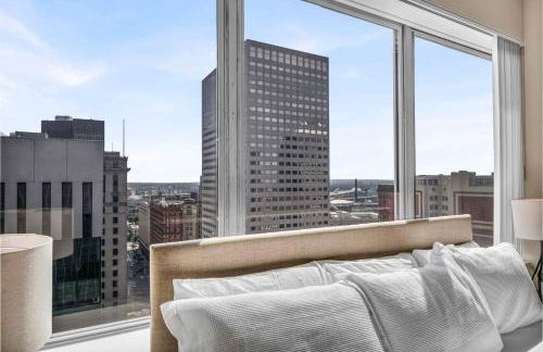 21st Floor Penthouse | Amazing Views of Downtown! - Photo 28