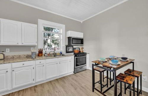 3 mins from Downtown - PS5, King Bed & EV Charger - Foto 9