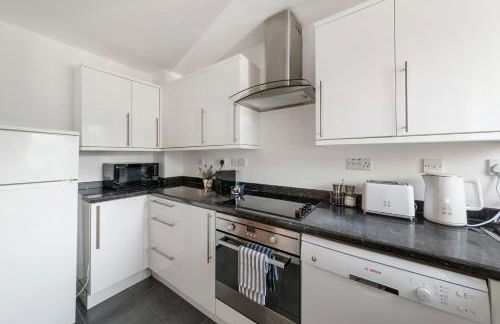 2BR Waterside Flat Parking WiFi Garden & DLR Nearby - Foto 19