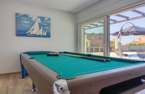 Luxury Villa with extra heated pool with hydromassage, biliard near town center and beach by WiiBuk - Foto 22