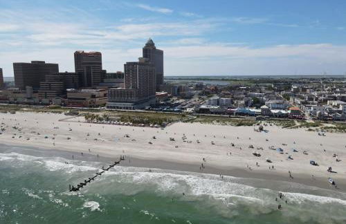 9BR Beach Block House with 13 Beds in Central Atlantic City - Foto 3