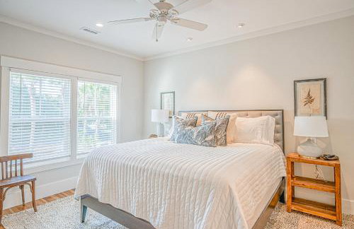 NEW LISTING Six Bedrooms - Private Dock - Steps to the Beach - Sleeps 14 - Foto 27
