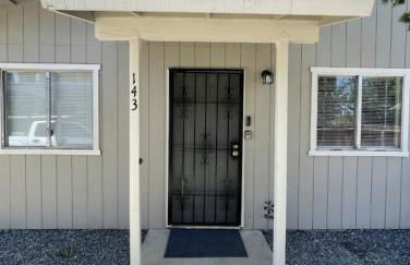 Trendy Ivy 2-bedroom Near Hospital & College - Foto 13