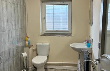 Castell Cottages Central with Parking - Foto 7