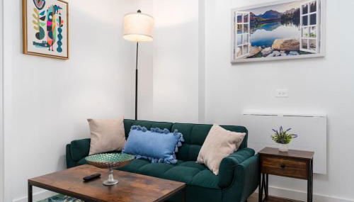 Elegant Stylish Loft Oasis Uptown Rooftop WFH Gym - Photo 2