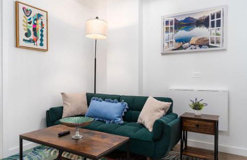 Elegant Stylish Loft Oasis Uptown Rooftop WFH Gym - Photo 2