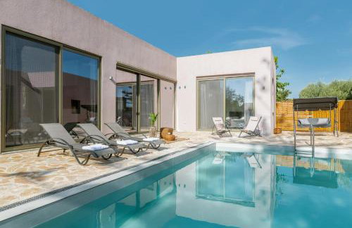 Nopi Exclusive Villa, A Sunlit Retreat by MindYourVilla - Foto 42