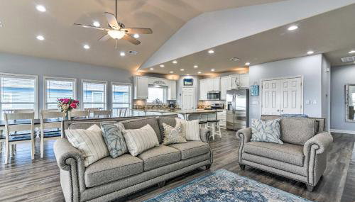 Group Getaway with Deck, Steps to Crystal Beach! - Foto 2