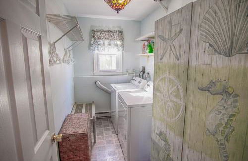 Gorgeous beach house with large pool & private beach, just 3 blocks away!! - Foto 38