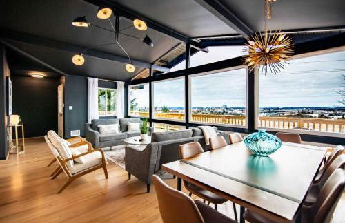 Luxurious Retreat with Stunning Views Sleeps 16) - Foto 36