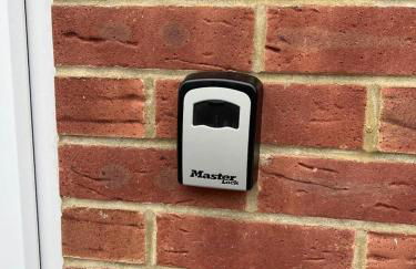 En-suite Double Room - Private Entrance & Free Parking - Foto 32