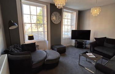 No1 Townhouse - Luxury Spacious 2 bedroom townhouse, central location - Foto 3