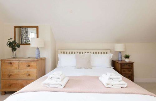 Spacious Coastal Family Home Sleeps 8 - Photo 19