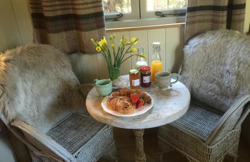 Chez Marguerite Shepherd's Hut with Private Sauna, Outside Bath - Photo 36