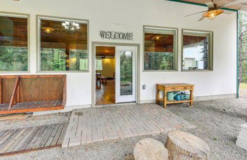 Rustic and Modern Home with Forest Views in Newport! - Foto 20