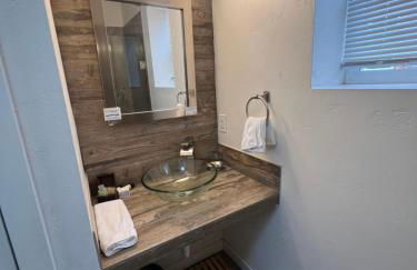 Miners Cabin at Base Camp Lodging Company - Foto 9