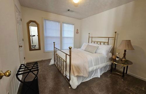 Friends & Family Suburban Retreat - Foto 30