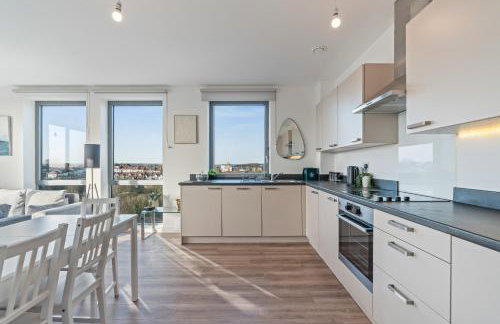 Luxury Penthouse Wembley Stadium Sleeps 10 and Parking - Foto 12