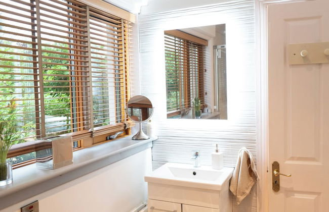 The Lodge - Photo 20