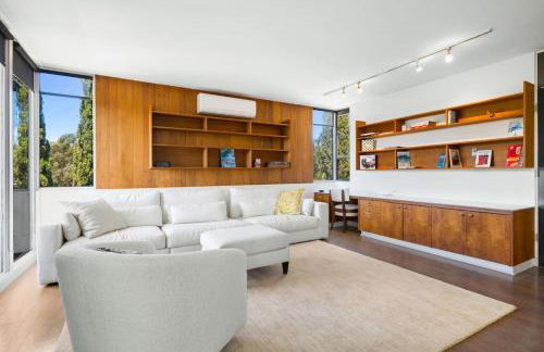 Hilltop Designer Midcentury Modern 4BR Pool HotTub - Foto 26