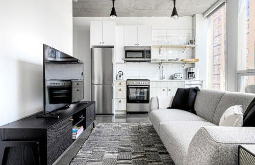 River N 1BR w Gym Pool nr L stop Beach CHI-361 - Foto 1