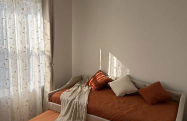 Stylish 3BR Revere Home Sleeps 8 Near Boston, Revere Beach and Airport - Foto 29