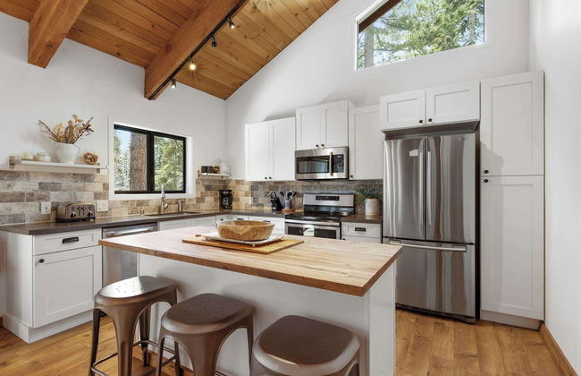 Bright & Modern Cabin Luxury Home in Carnelian Bay! - Foto 9