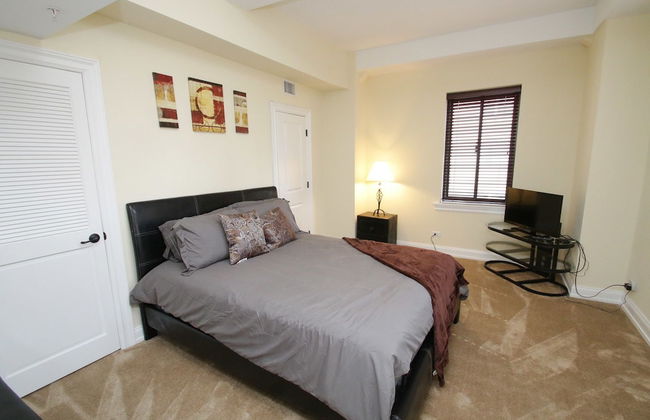 Renaissance Properties - W Rittenhouse Sq - Photo 3