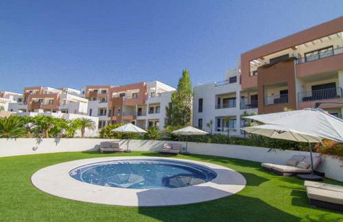 Luxury Spa Resort Marbella 2 bedroom 3 beds sauna gym pools jacuzzi - Foto 15